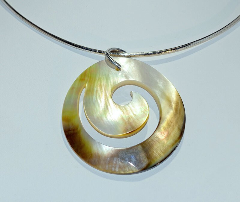 Pendentif argent et nacre