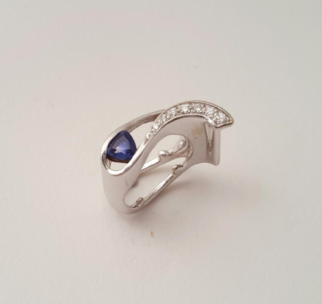 photo-bague-ref-444-or-blanc-troïdia-saphir-bleu