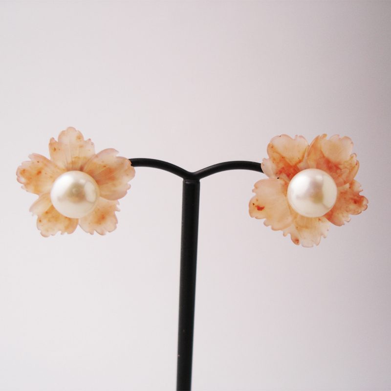 photo-boucles-oreilles-ref-707-fleurs-pierre-dure-perles