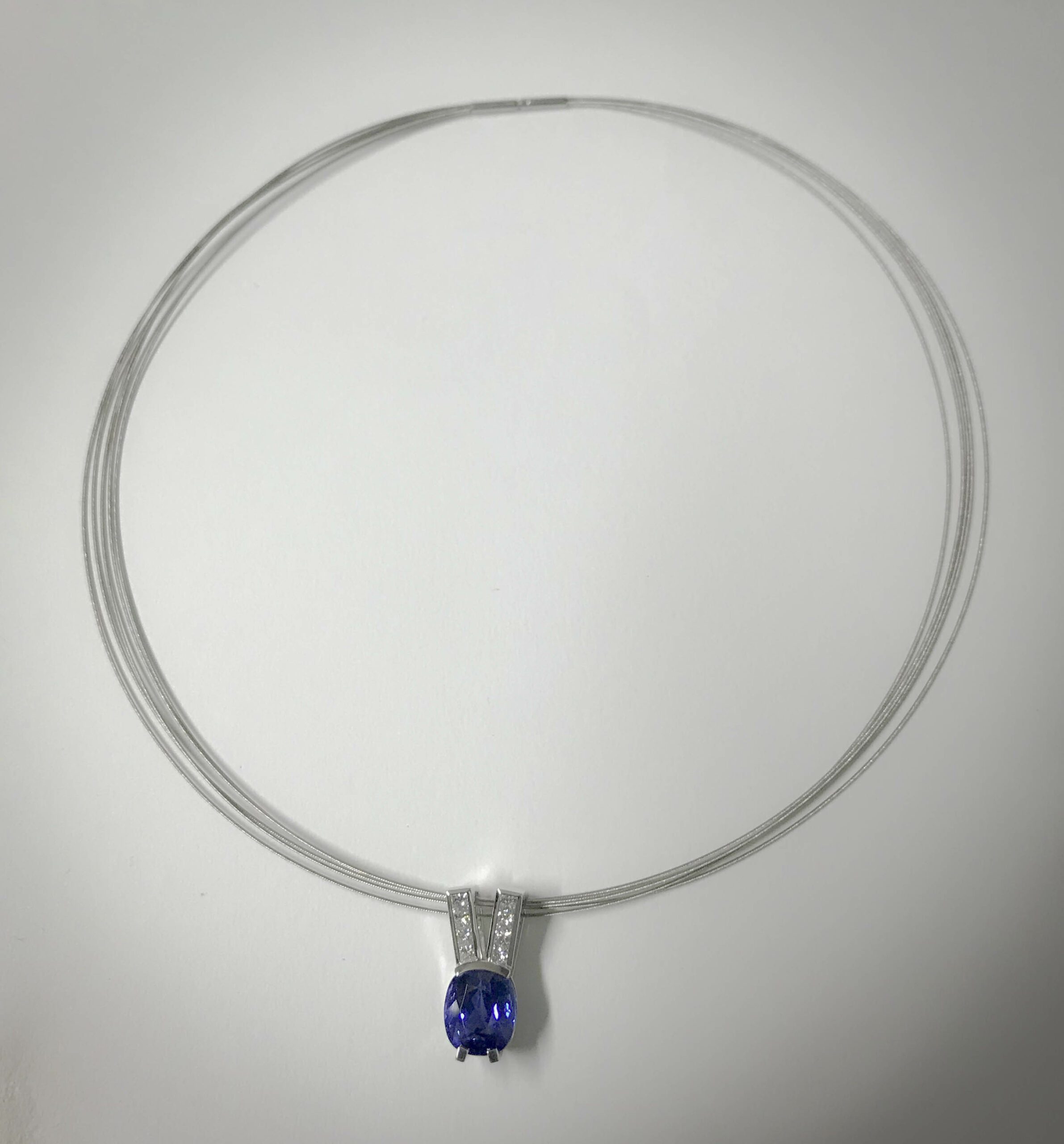 photo-pendentif-or-blanc-saphir-bleu-ref-617